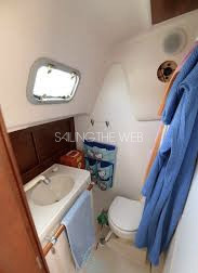 Oceanis-281-toilet Oceanis-281-toilet